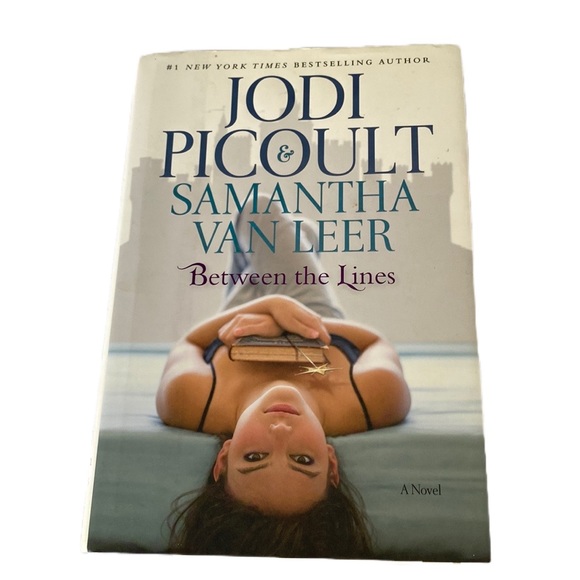 Between the Lines Jodi Picoult & Samantha VanLeer Hardcover Novel Book - Picture 1 of 4